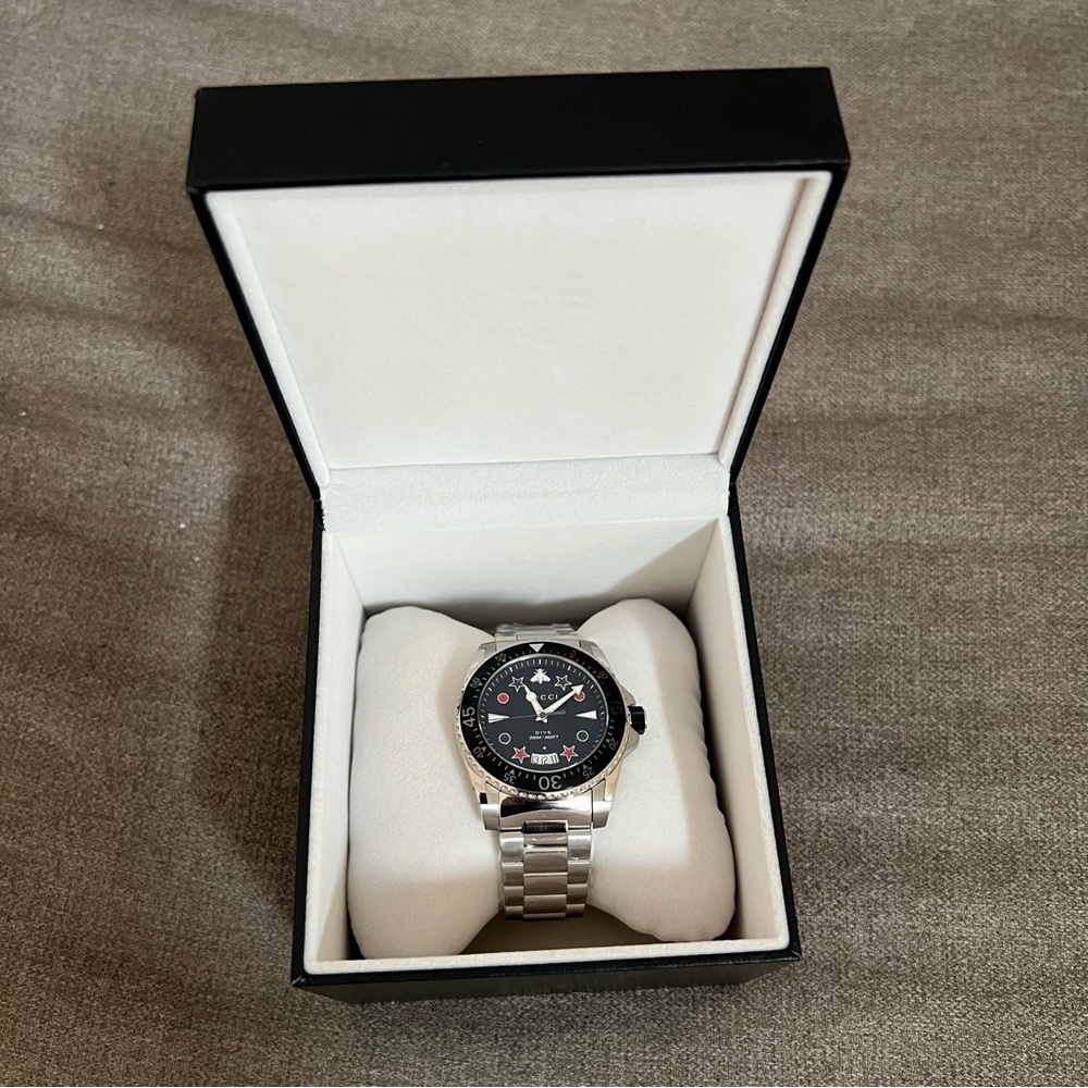 Gucci Stainless Steel Men's Dive Watch NWT - Picture 3 of 3